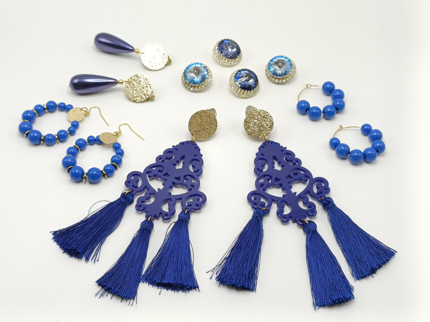 Créoles perles bleu vif