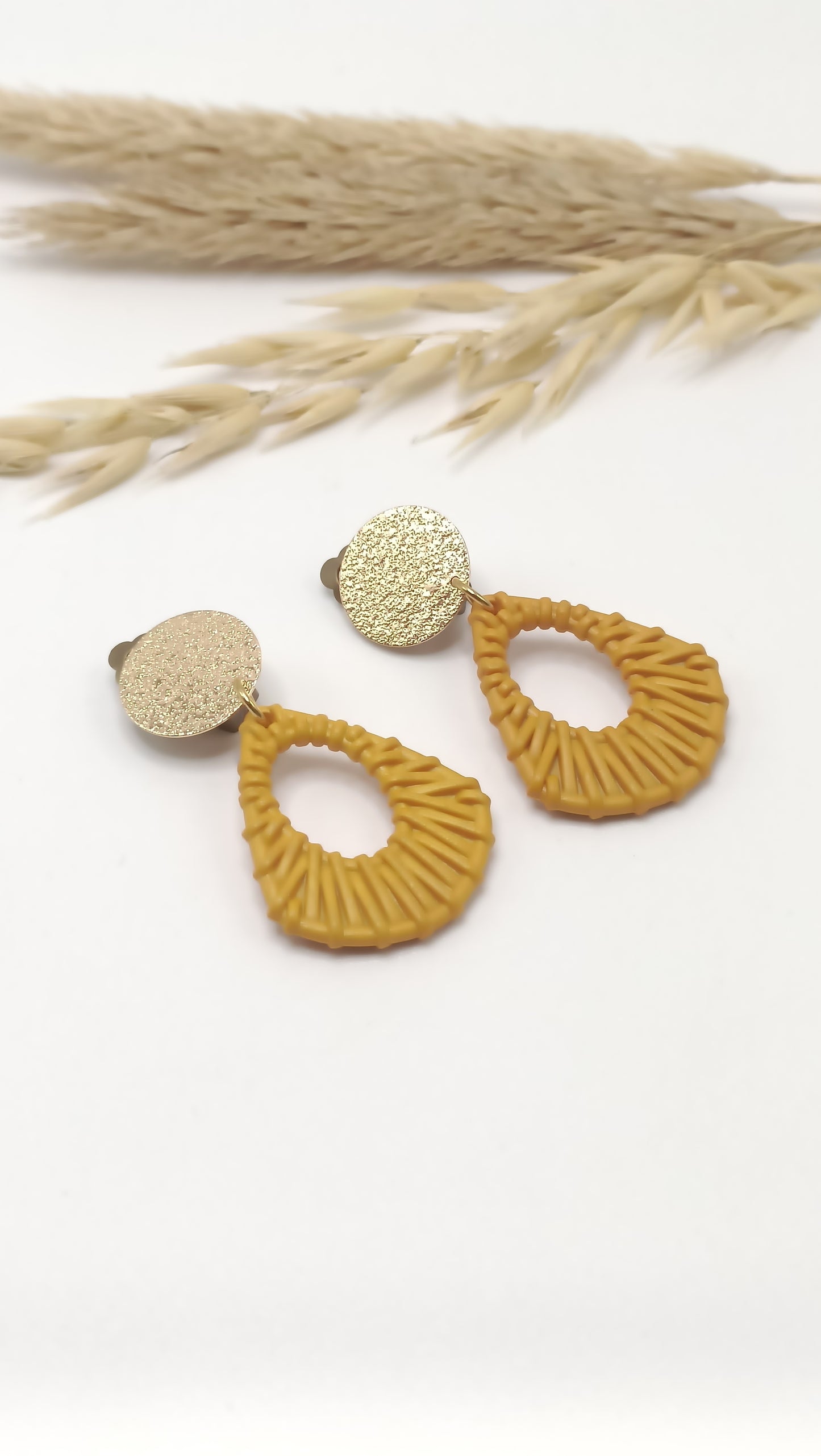 Alhambra, boucles d'oreilles clips dorés et moutarde, style vintage