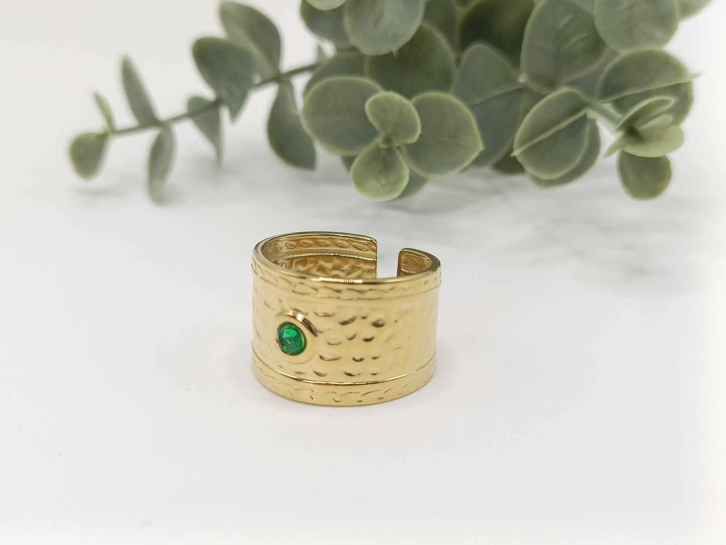 Bague dorée Laurette en acier inoxydable et perle verte
