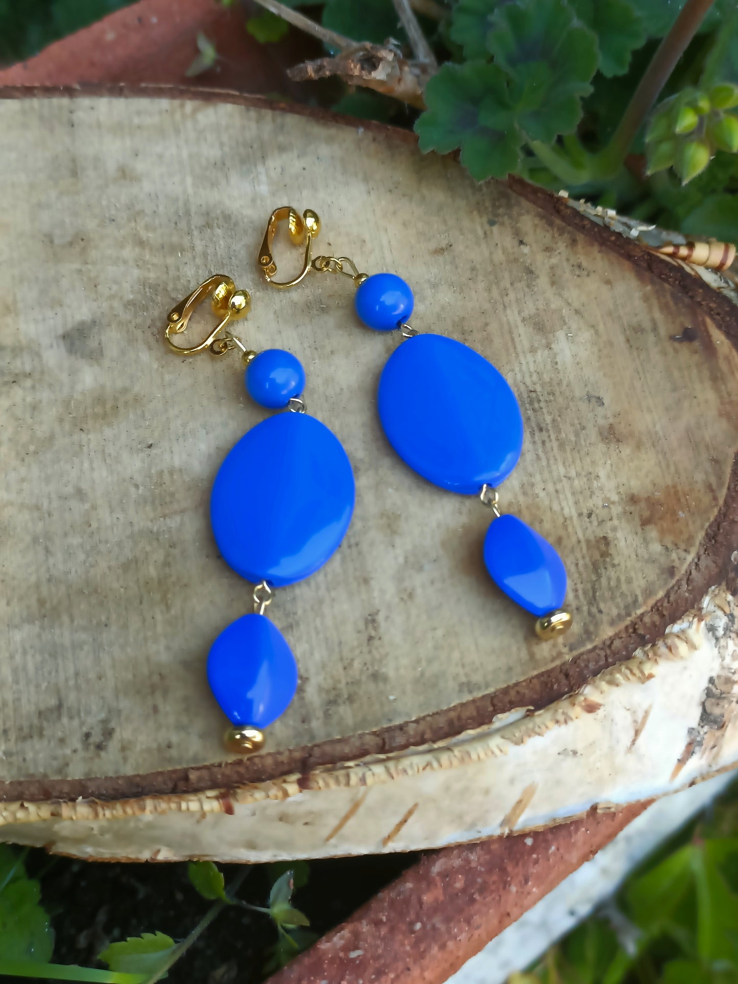 Longues boucles d'oreilles bleu vif, crochets ou clips