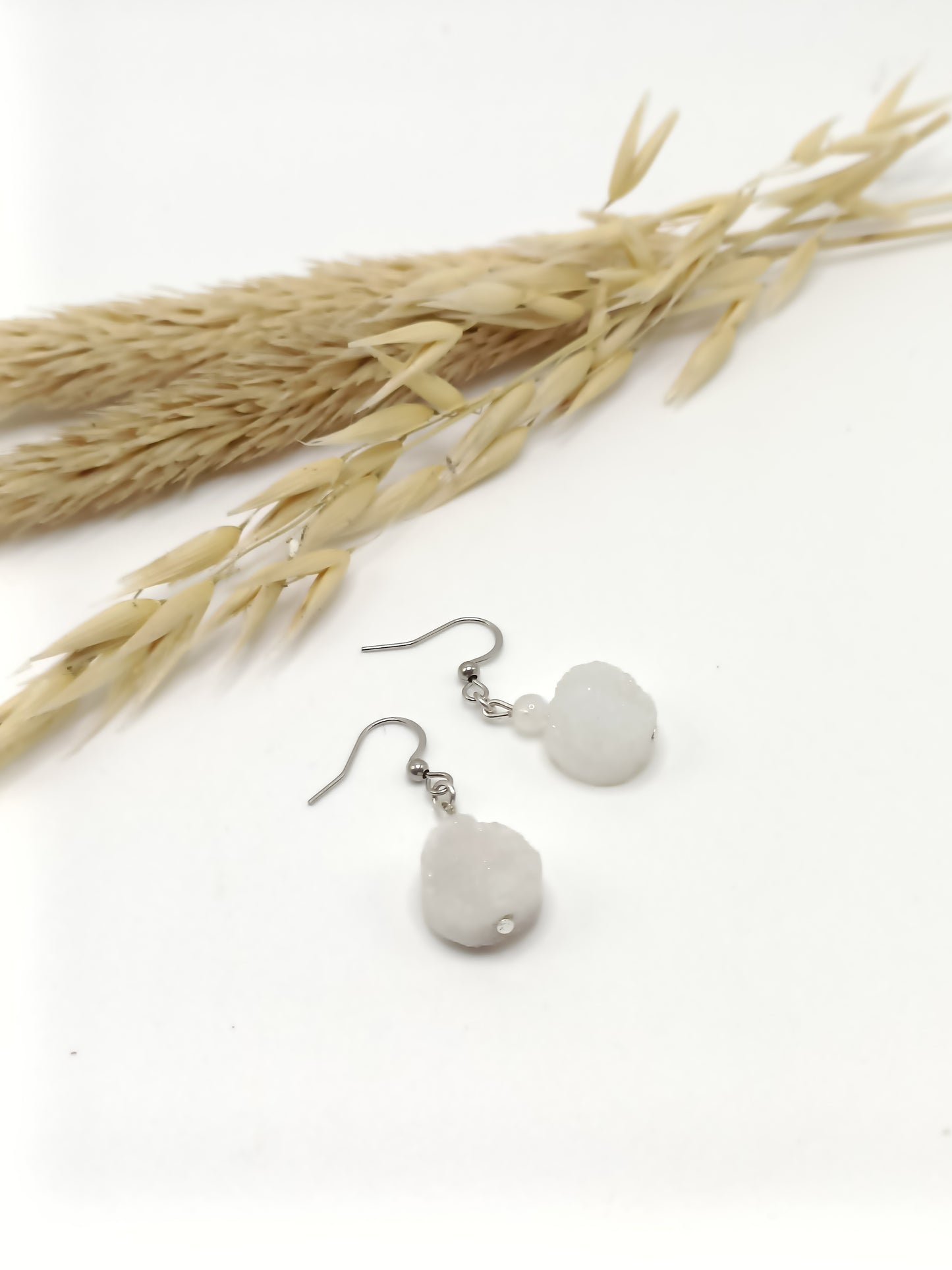 Boucles d'oreilles blanches en pierres naturelles, géode de quartz