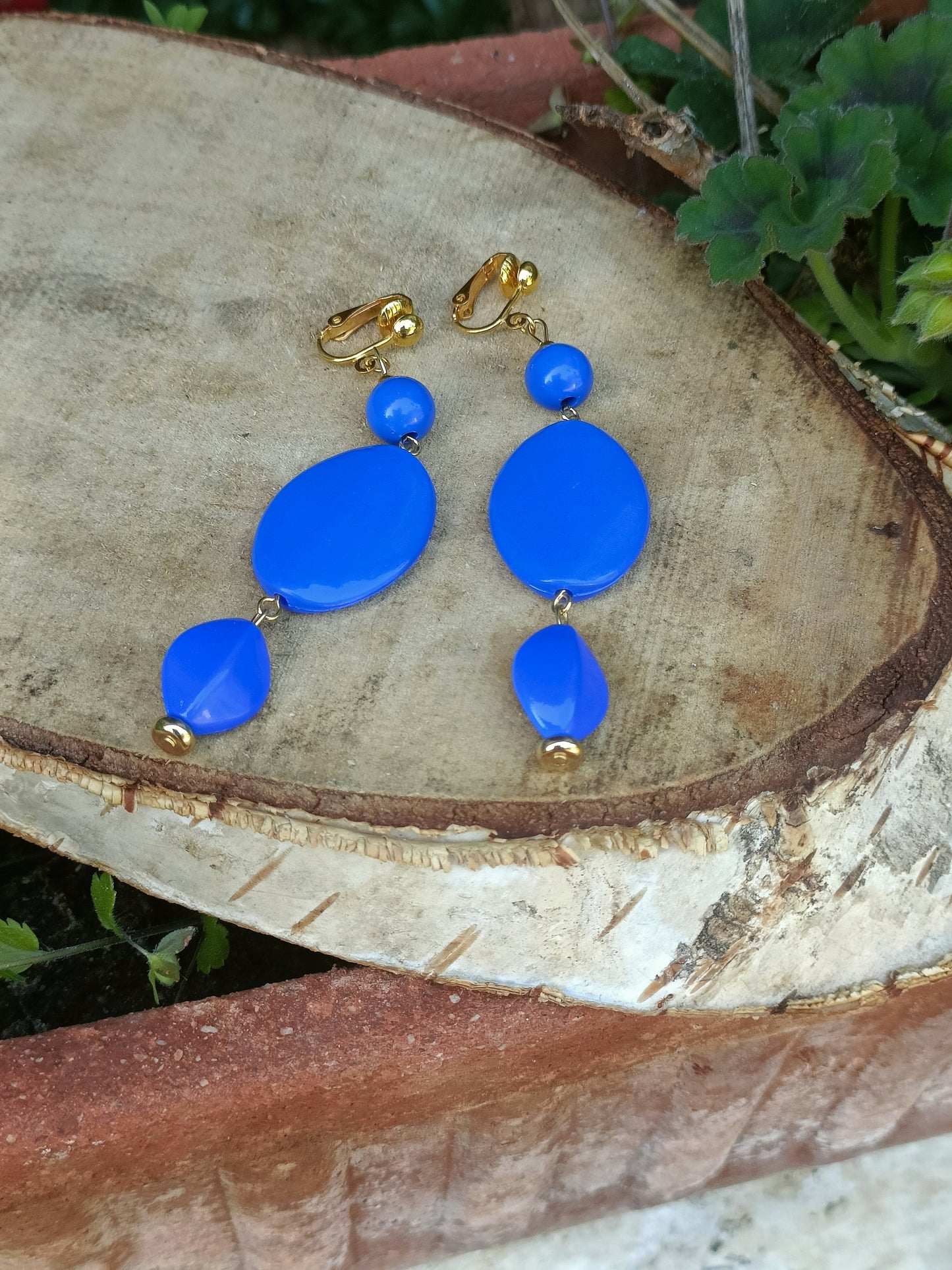 Longues boucles d'oreilles bleu vif, crochets ou clips, très légères