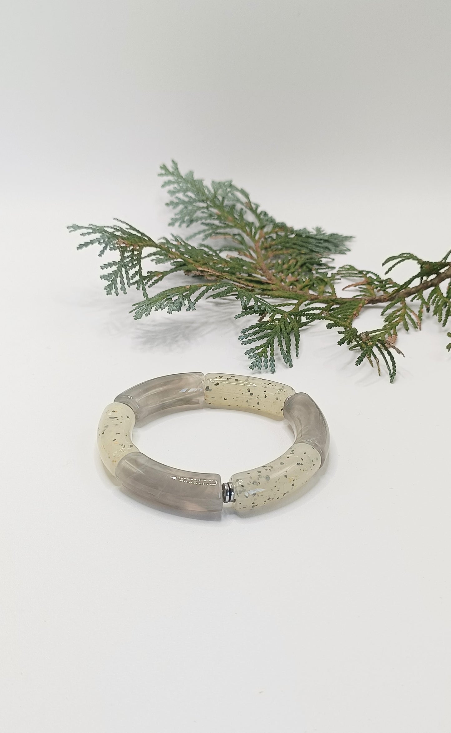 Bracelet tubes gris en résine XL