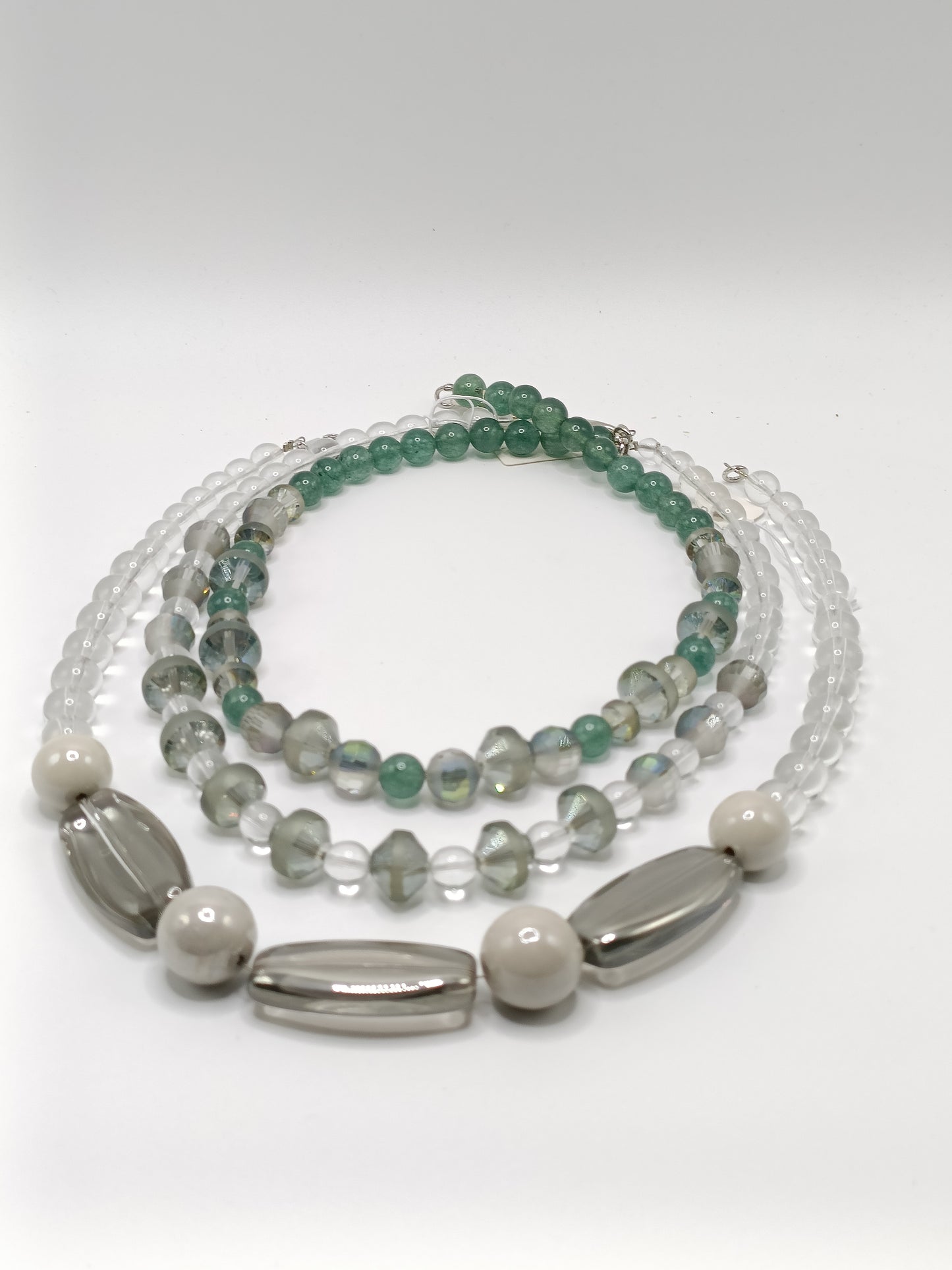 Colliers court en cristal vert et verre de bohème transparent