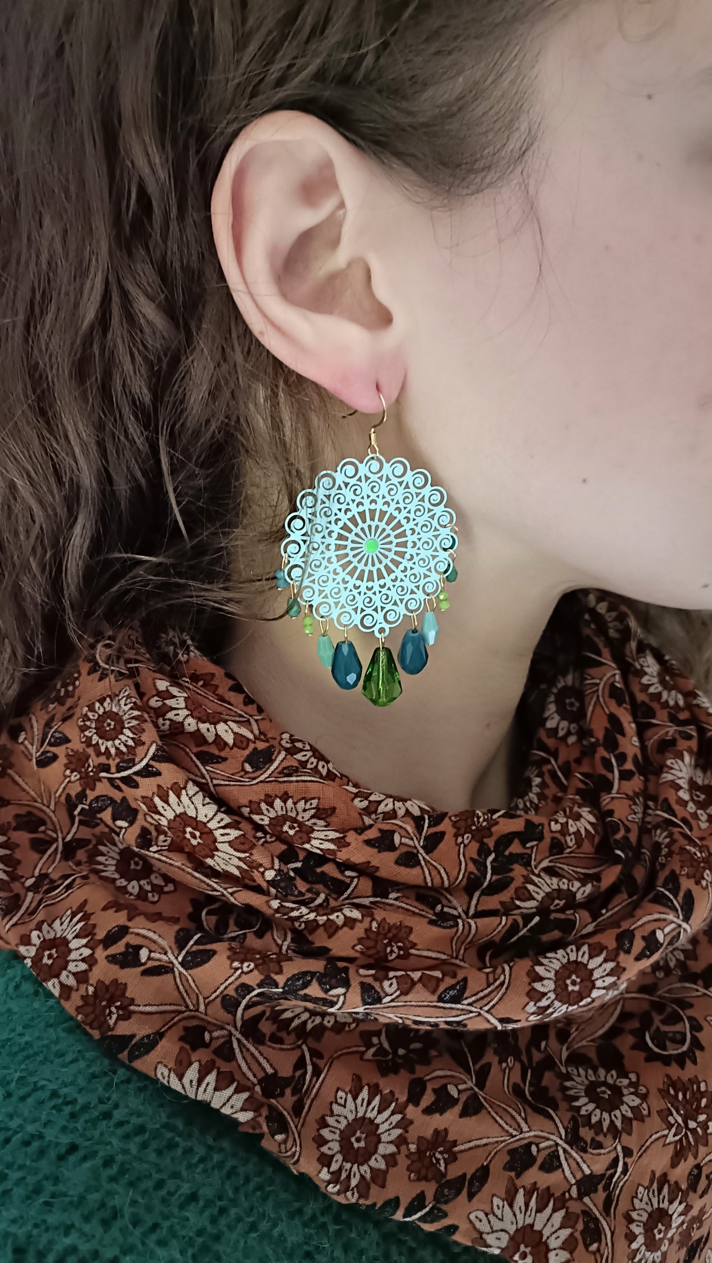 Grandes boucles d'oreilles vert d'eau et verts, en percées ou clips