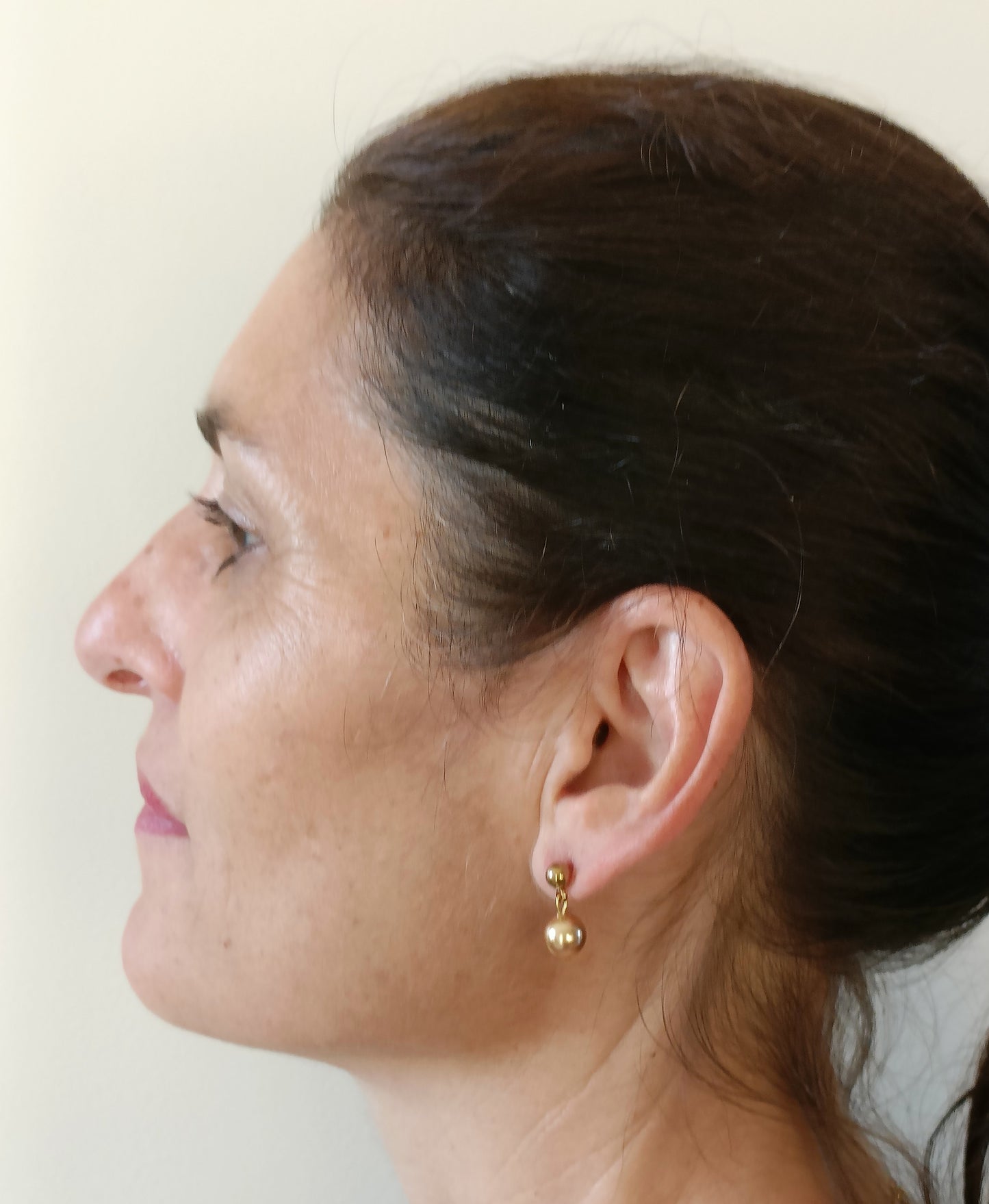 Klimt, boucles d'oreilles composées de petites perles dorées et puces 18K