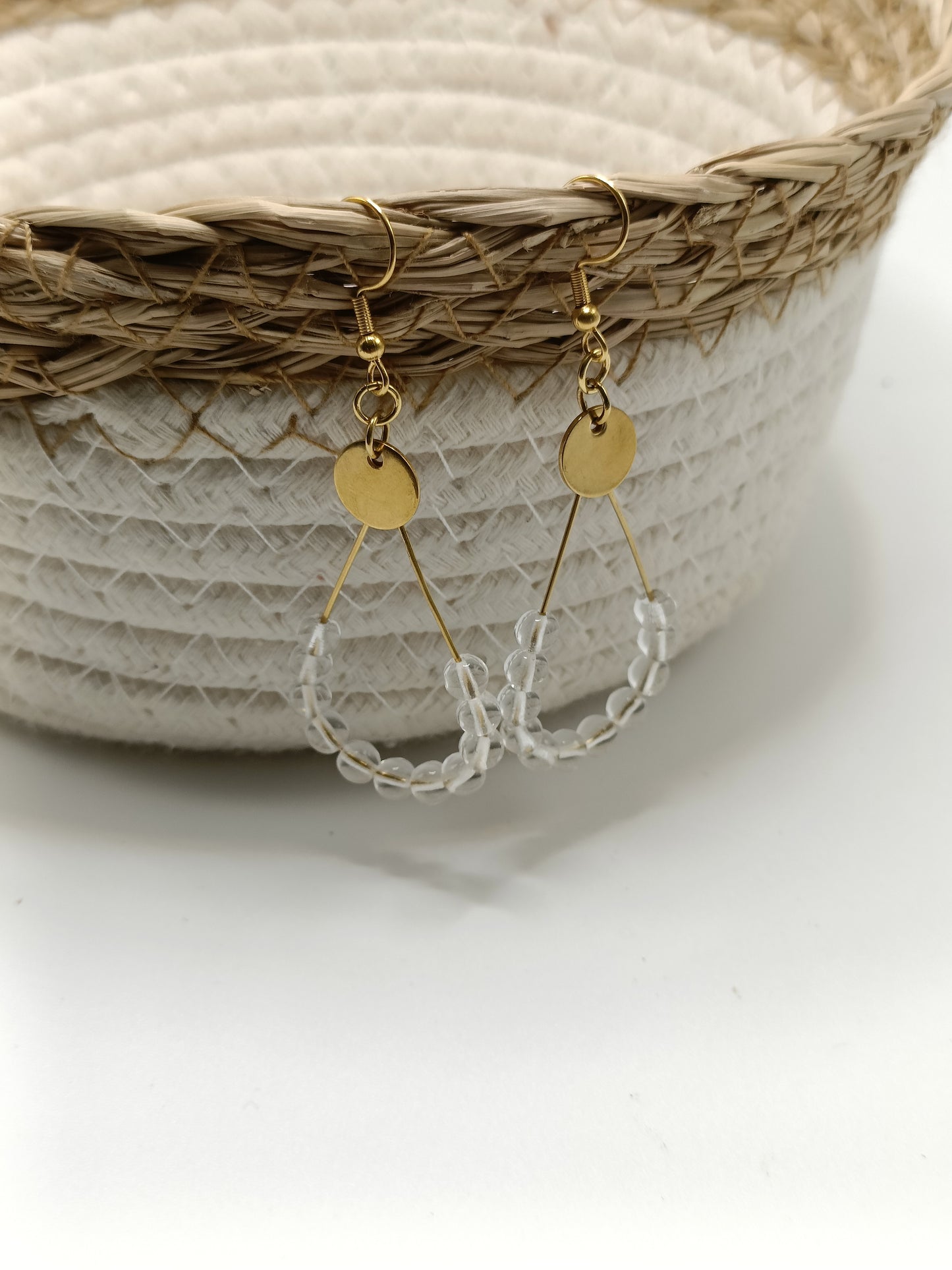 Les Gouttes dorées et verre de bohème translucide