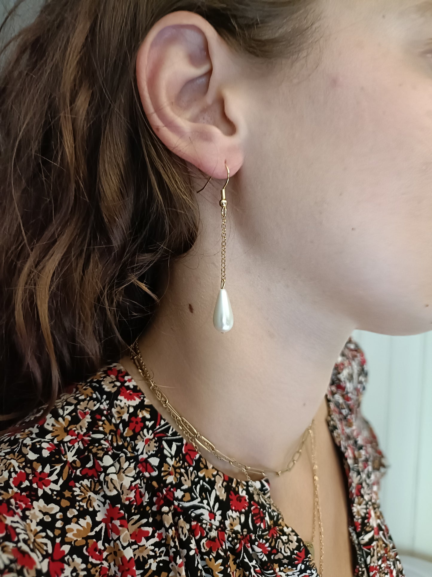 Louise, maille dorée et perles fines, modèle court