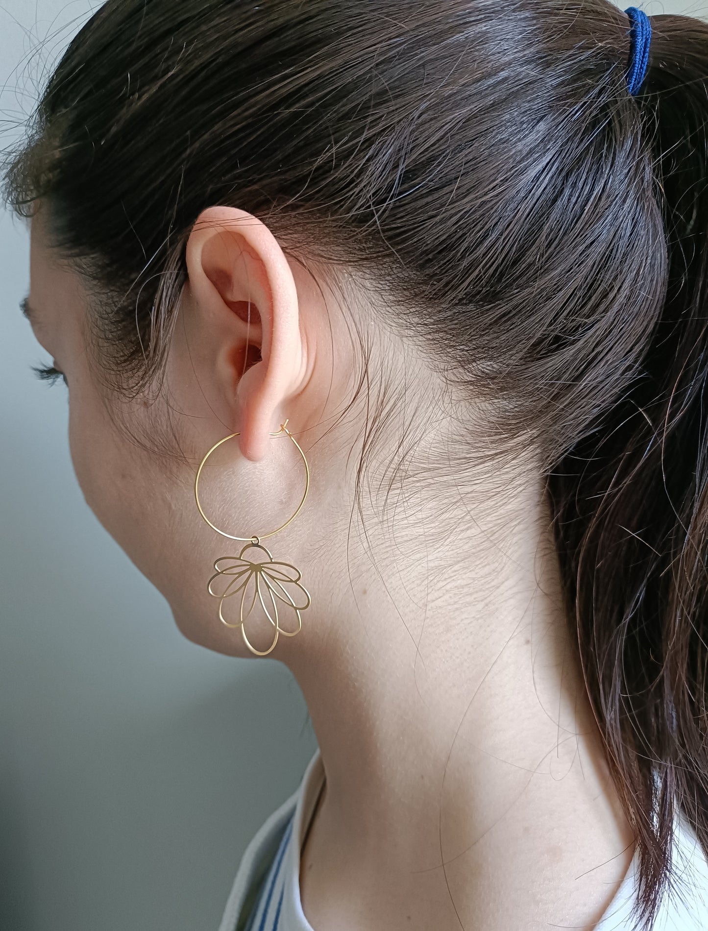 Roxane, les créoles fleurs en acier inoxydable