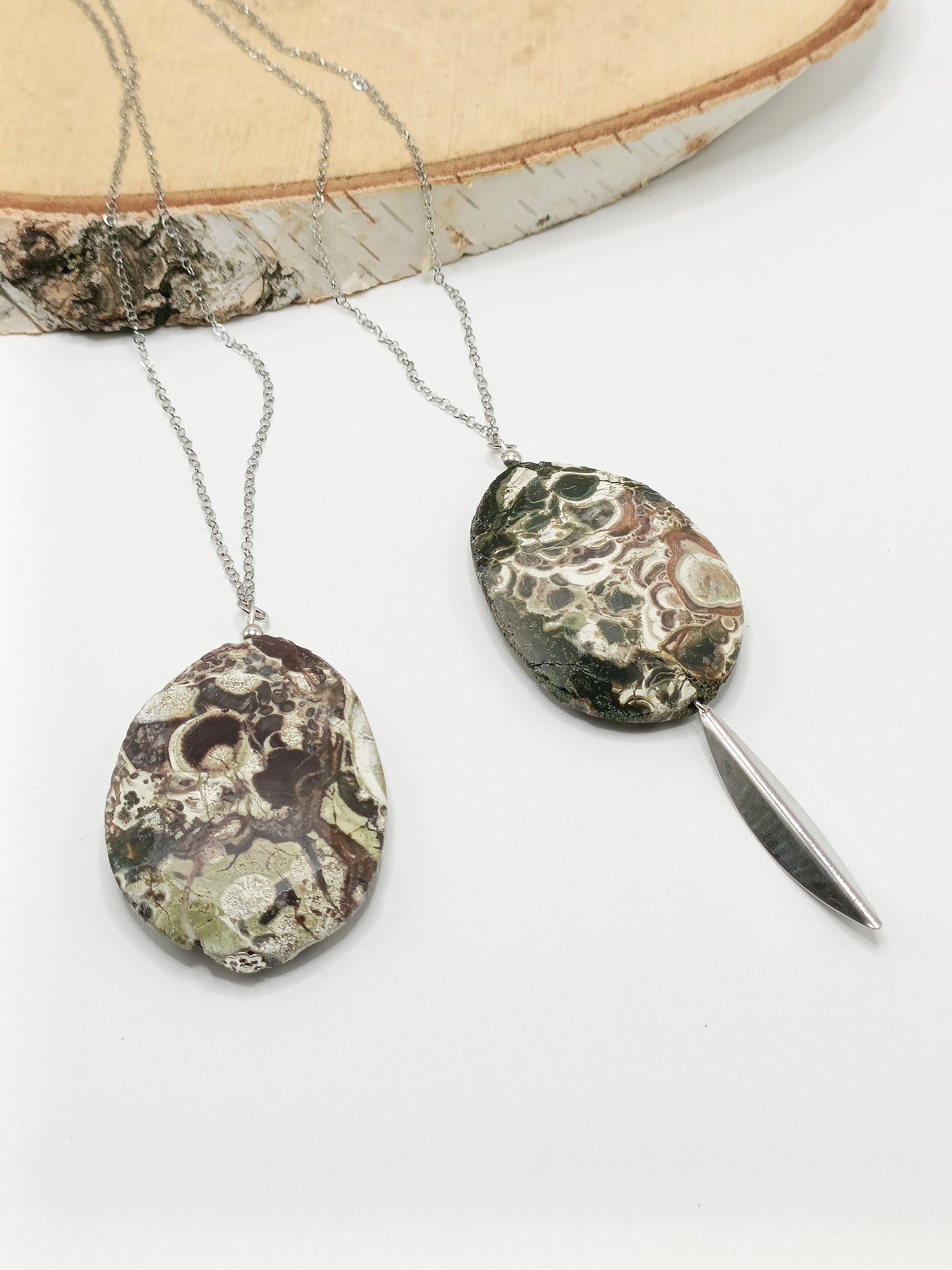 sautoir argenté et pierre naturelle, rhyolite chinoise