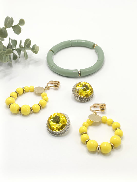 Bijoux été , bracelets tubes et créoles tendance, ainsi que clips vintage