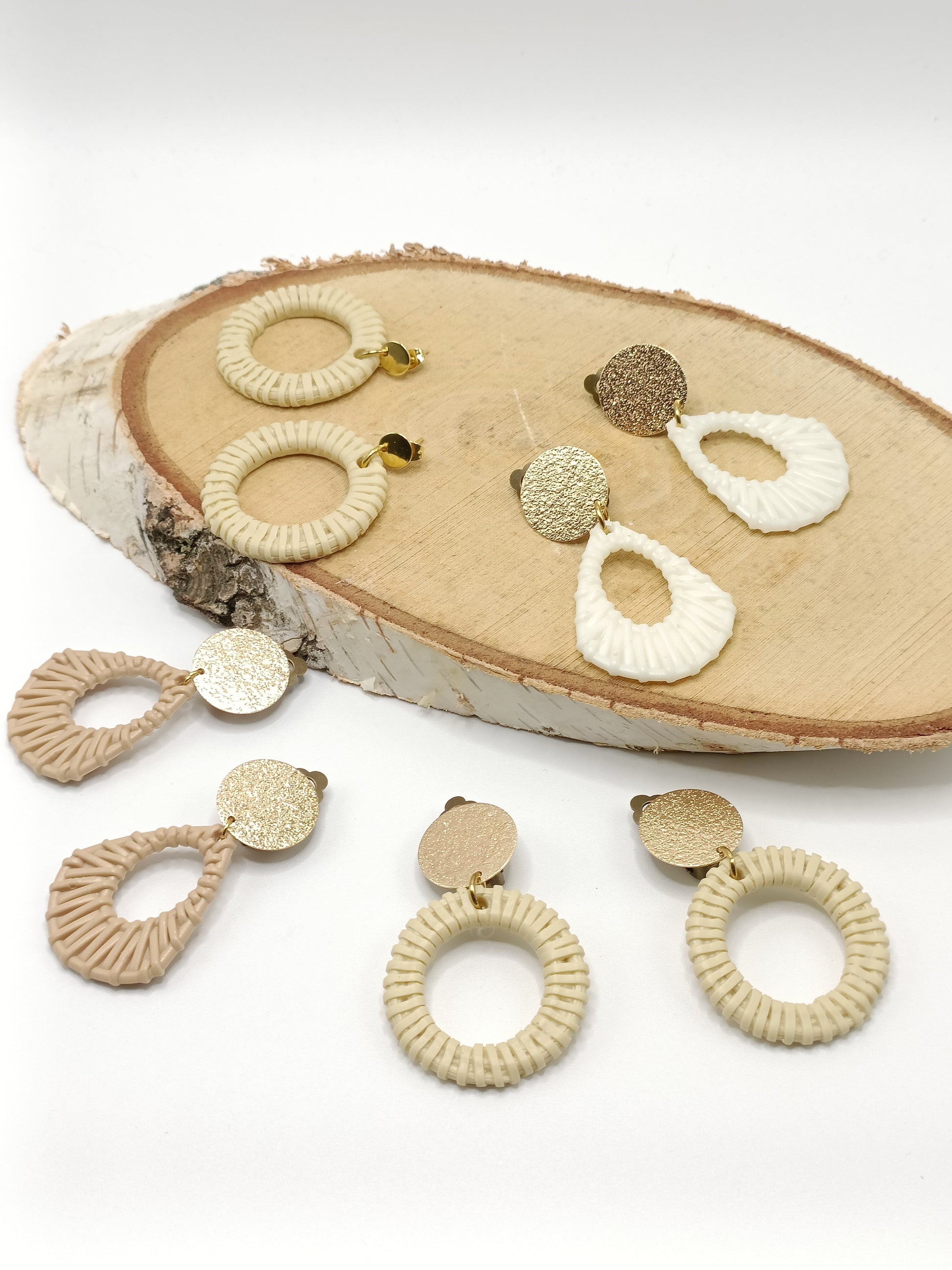 Alhambra, boucles d'oreilles clips dorés et beige style vintage