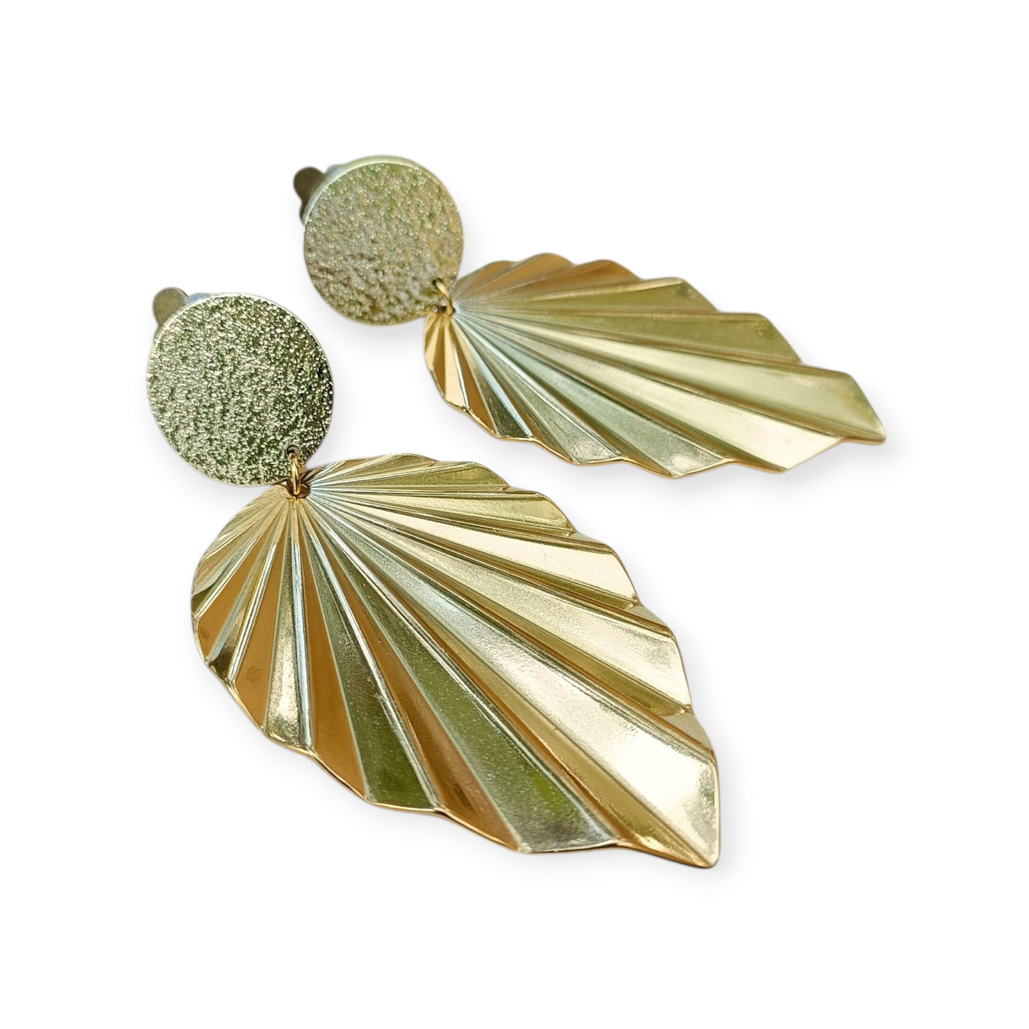 Augustine, les grandes boucles d'oreilles clips feuilles striées dorées or fin