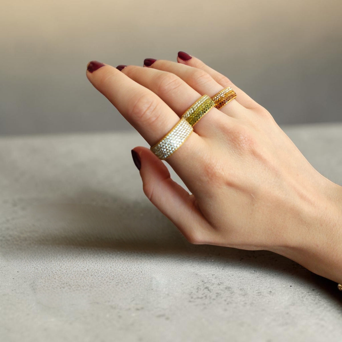 bague en acier inoxydable carrée, non réglable, avec strass blancs, verts ou mordorés