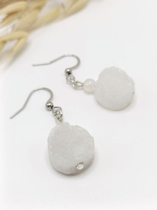 Boucles d'oreilles blanches en pierres naturelles, géode de quartz