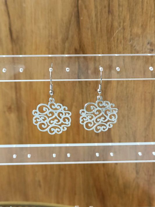 Boucles d'oreilles ciselées argentées