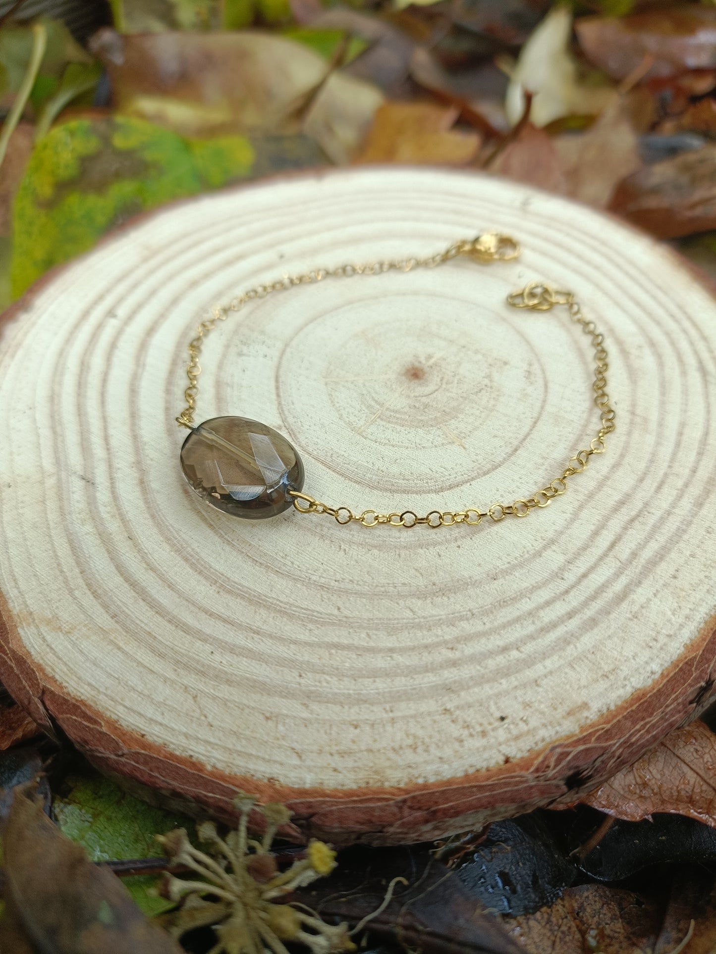 Bracelet doré en acier inoxydable et pierre naturelle en quartz fumé facetté