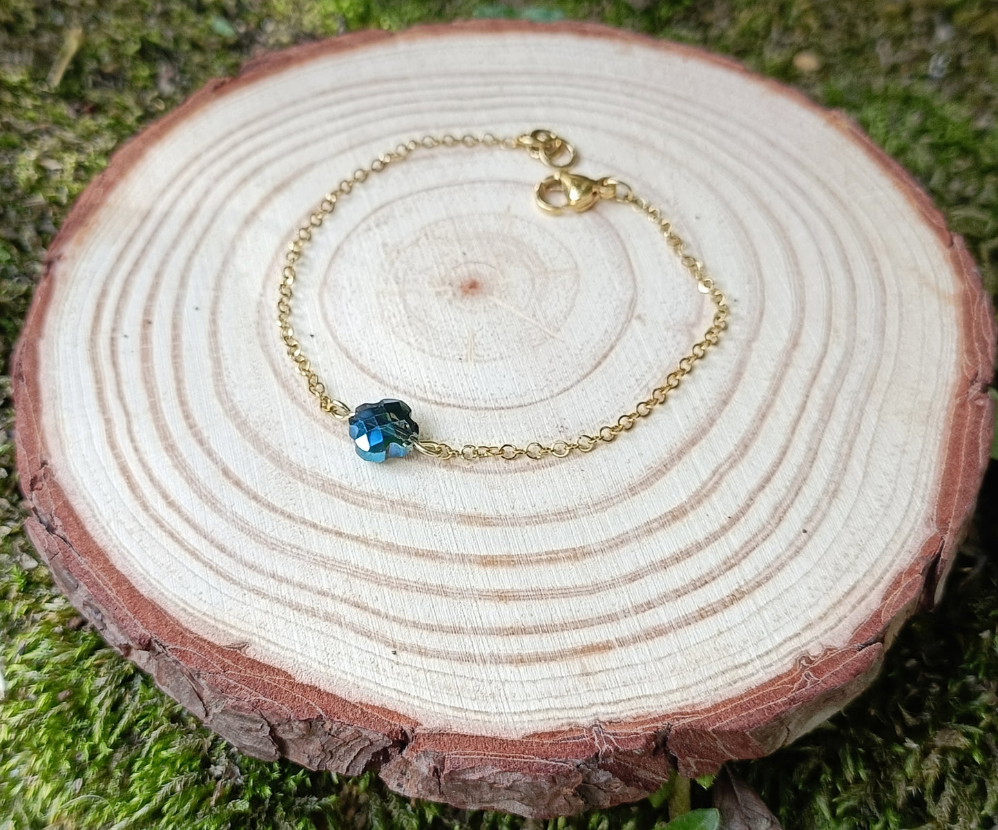 Bracelet doré fin en acier inoxydable et fleur bleue en cristal