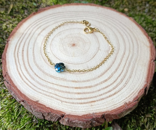 Bracelet doré fin en acier inoxydable et fleur bleue en cristal facetté