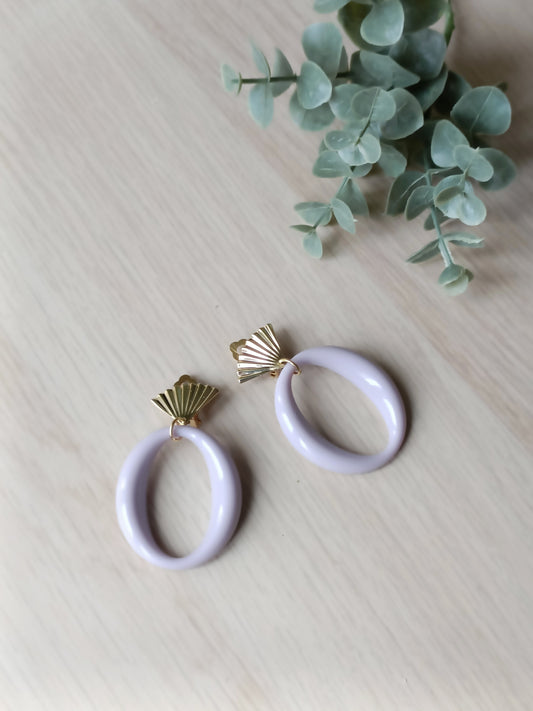 Cadix, boucles d'oreilles clips éventails dorés or fin et éléments ajourés en acrylique de couleur parme