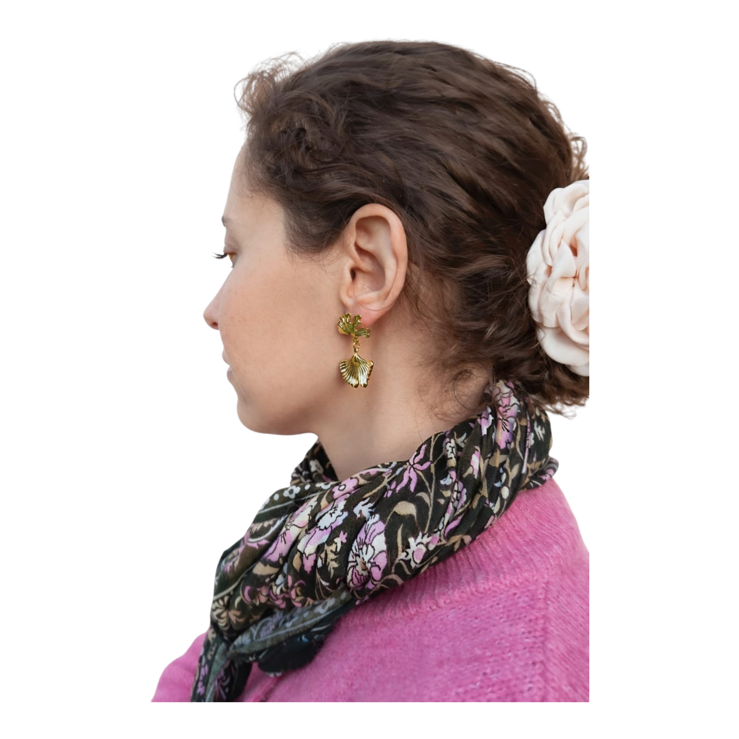 Césarine, les boucles d'oreilles puces dorées or fin ginkgo