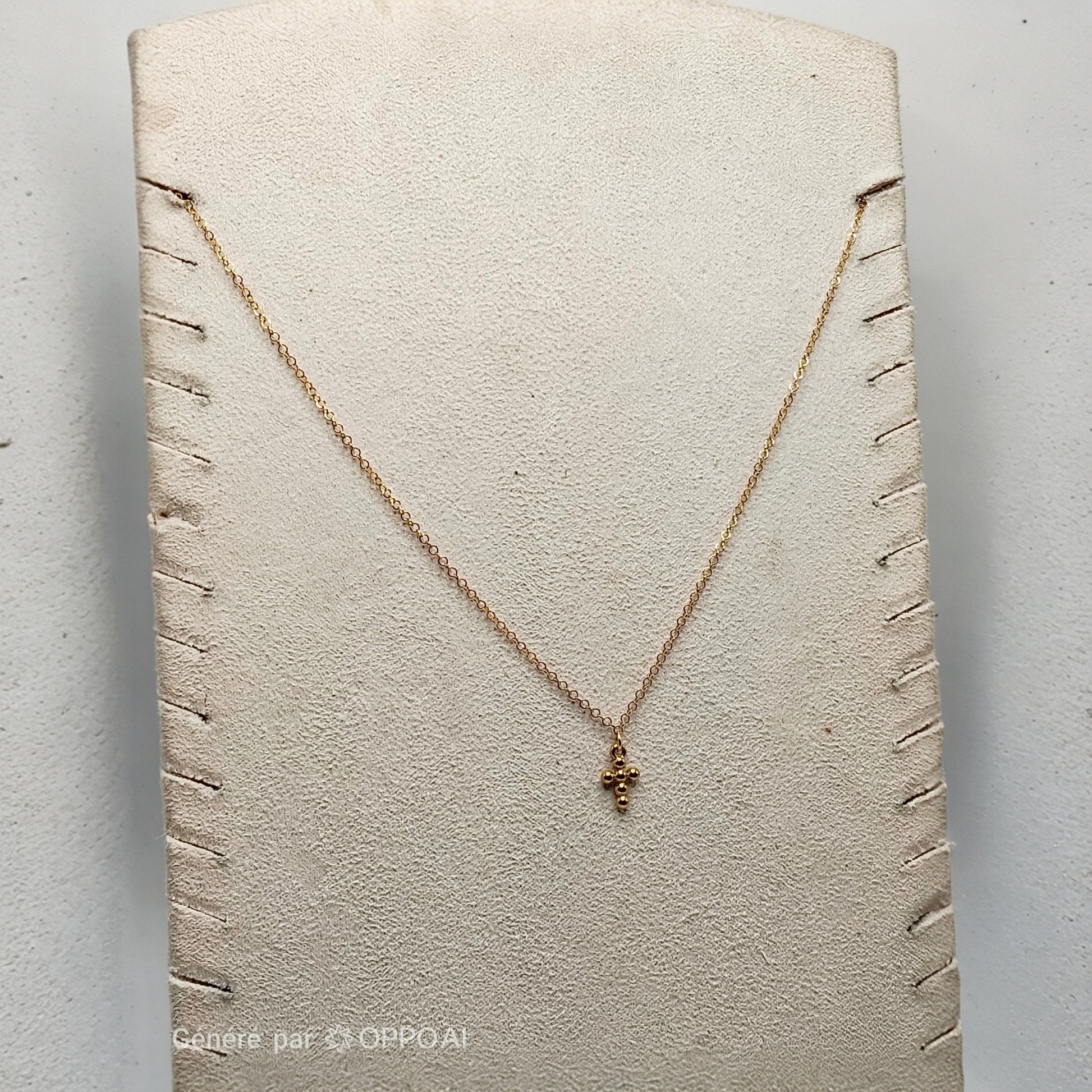 collier court fin doré et petite croix, l'ensemble en acier inoxydable