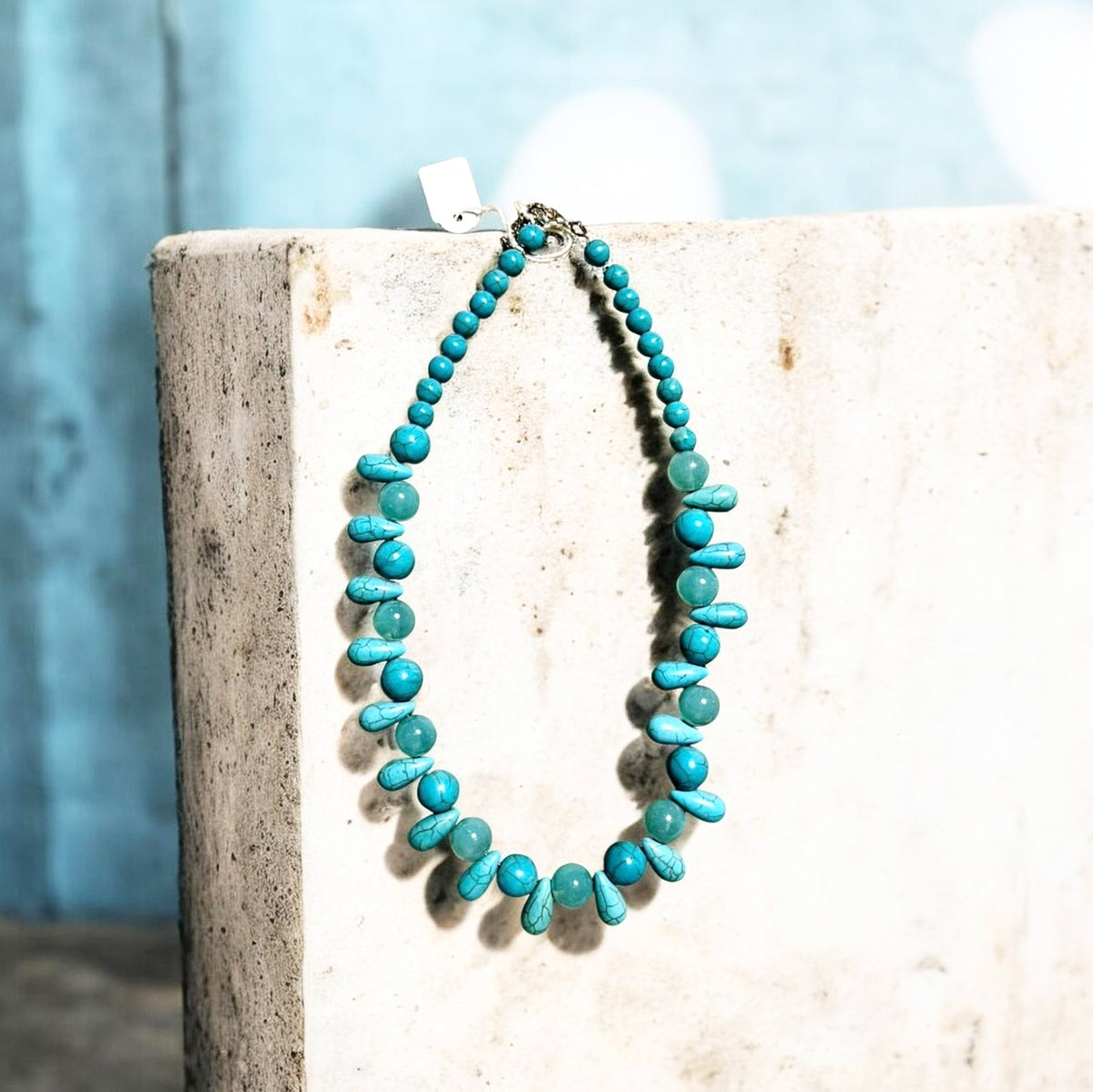 collier court howlite turquoise perles et gouttes