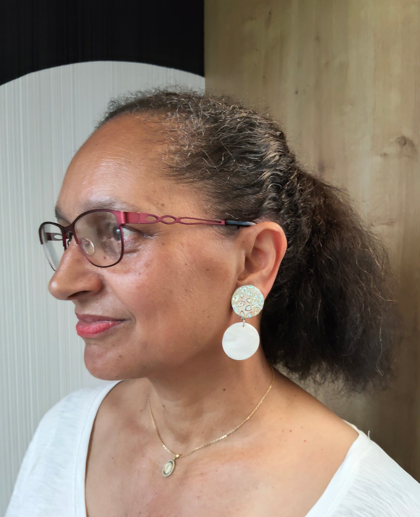 Colombe, boucles d'oreilles clips fleurs irisées