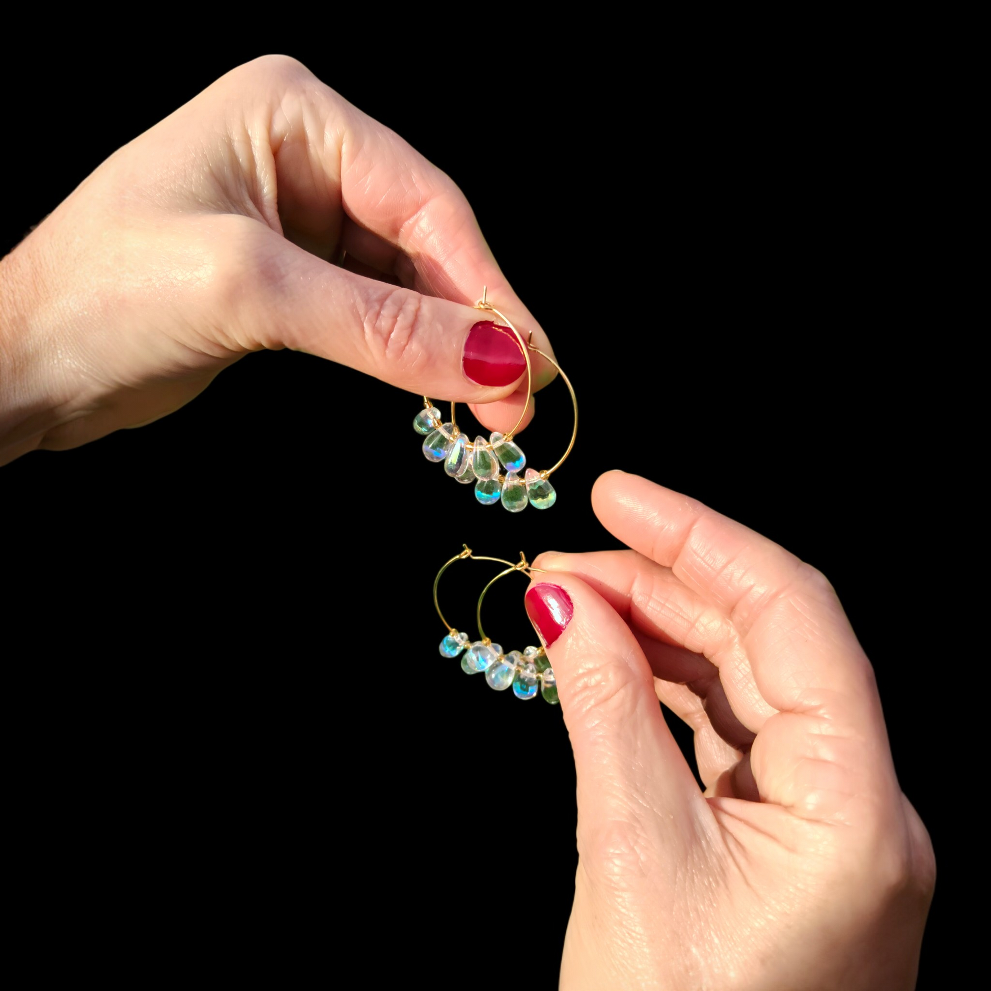 Créoles dorées Lune en acier inoxydable  et petites gouttes transparentes