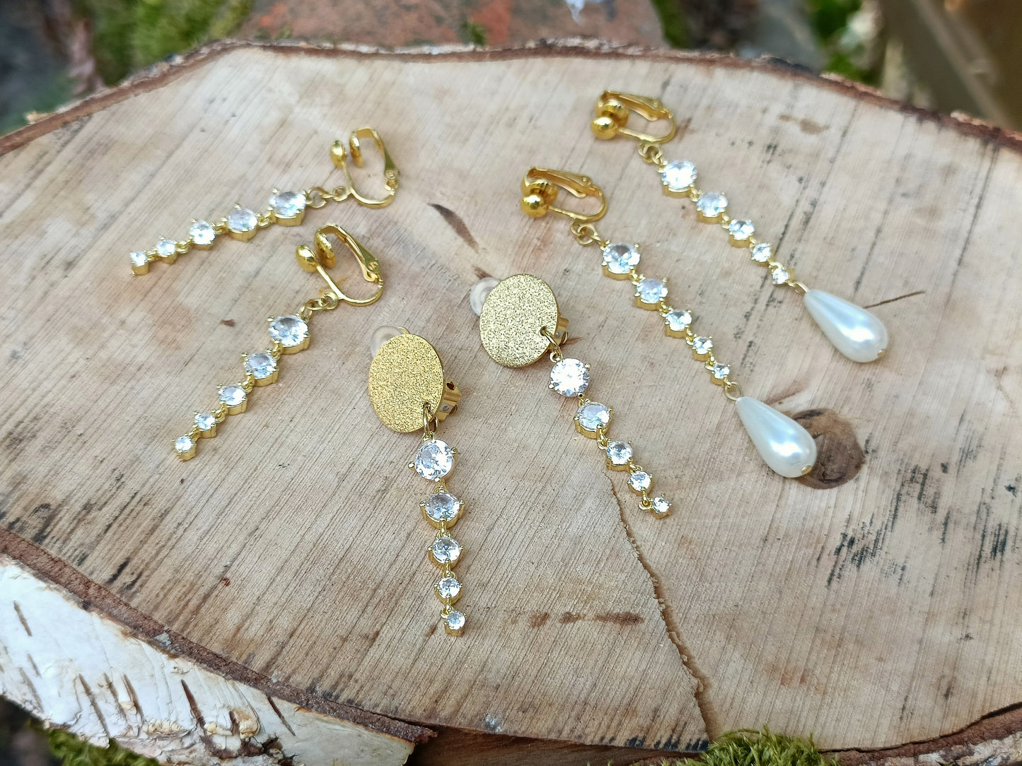 Cyriane, les boucles d'oreilles pendantes 18K, zircons cubiques et perles gouttes