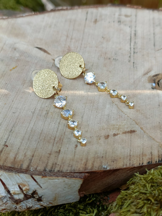 Cyriane, les boucles d'oreilles clips dorées et zircons cubiques, dorure or fin