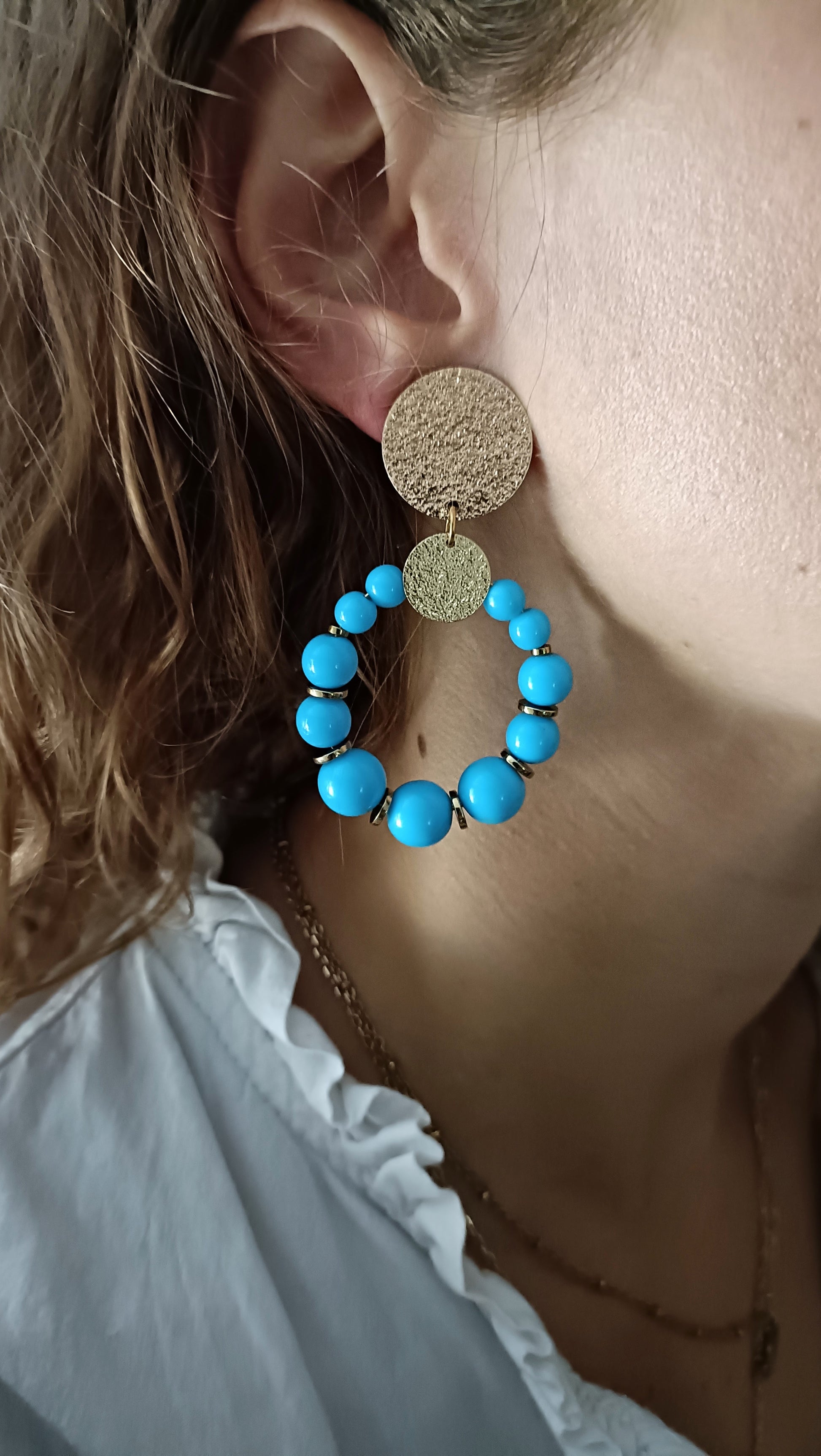 Elinor, créoles clips dorées et turquoises