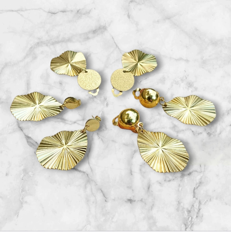 Félicie, les boucles d'oreilles puces gouttes dorées or fin