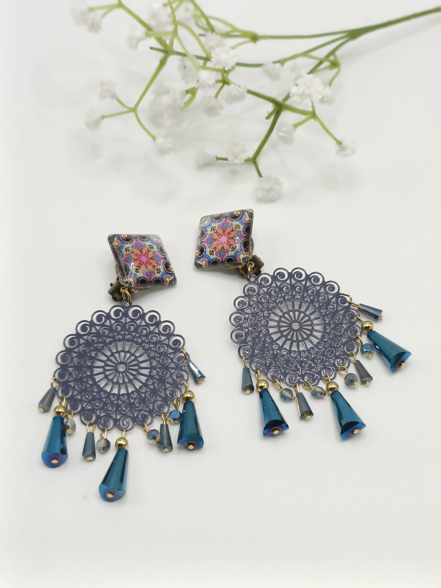 Grandes boucles d'oreilles clips bleu marine et colorées, perles pendantes  en cristal facetté