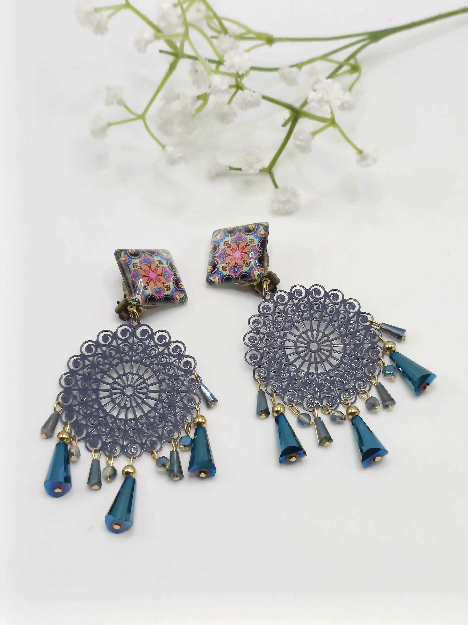 Grandes boucles d'oreilles clips bleu marine et colorées, perles pendantes  en cristal facetté