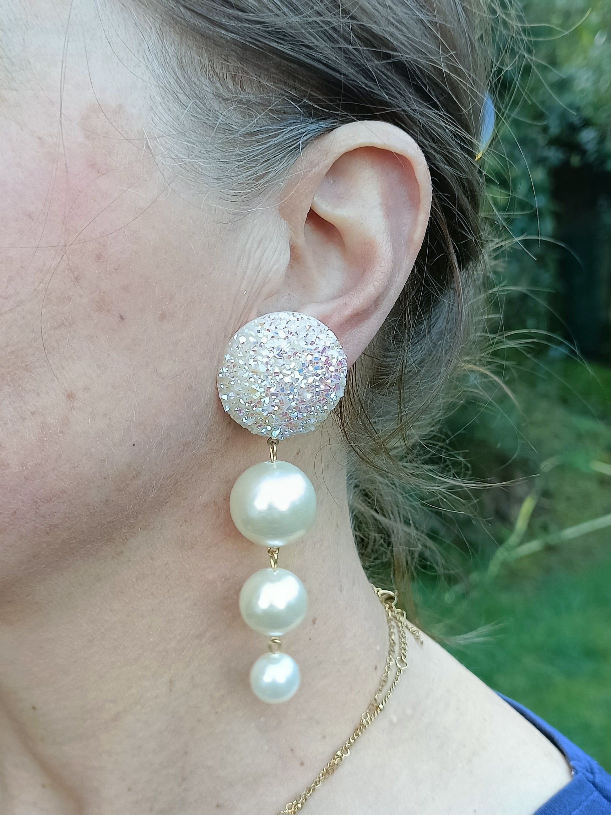 Grandes boucles d'oreilles clips blanc pailletés très lumineuses