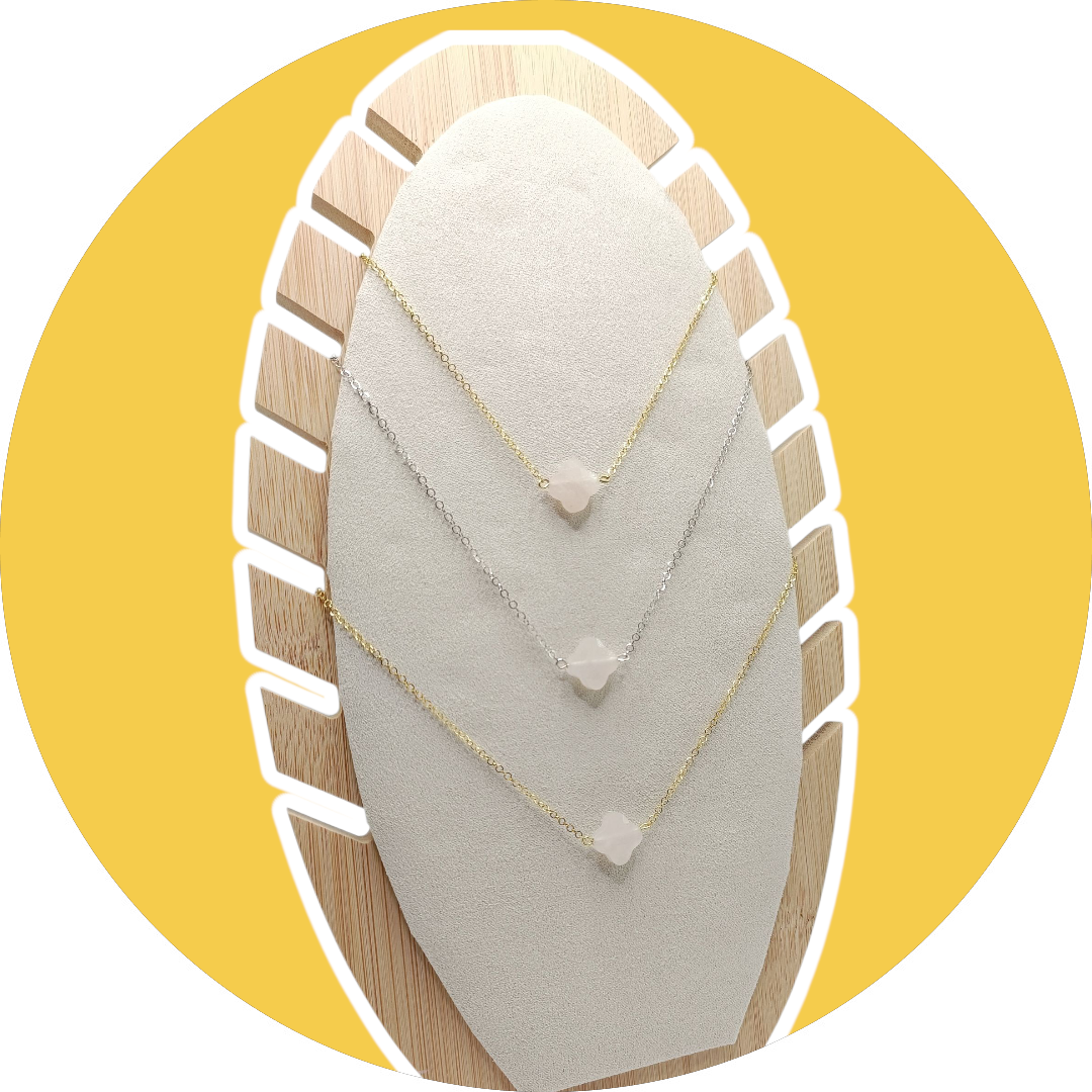 Lindsay, collier court doré ou argenté en acier inoxydable et aventurine rose 