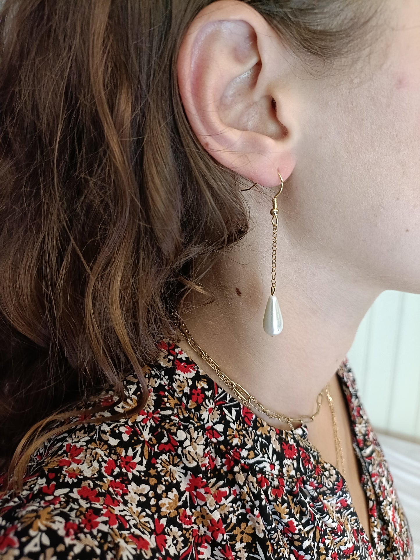Louise, maille dorée et perles fines, modèle court