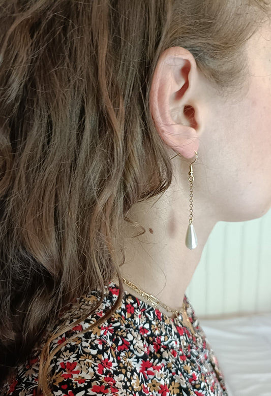 Louise, maille dorée et perles fines, modèle court