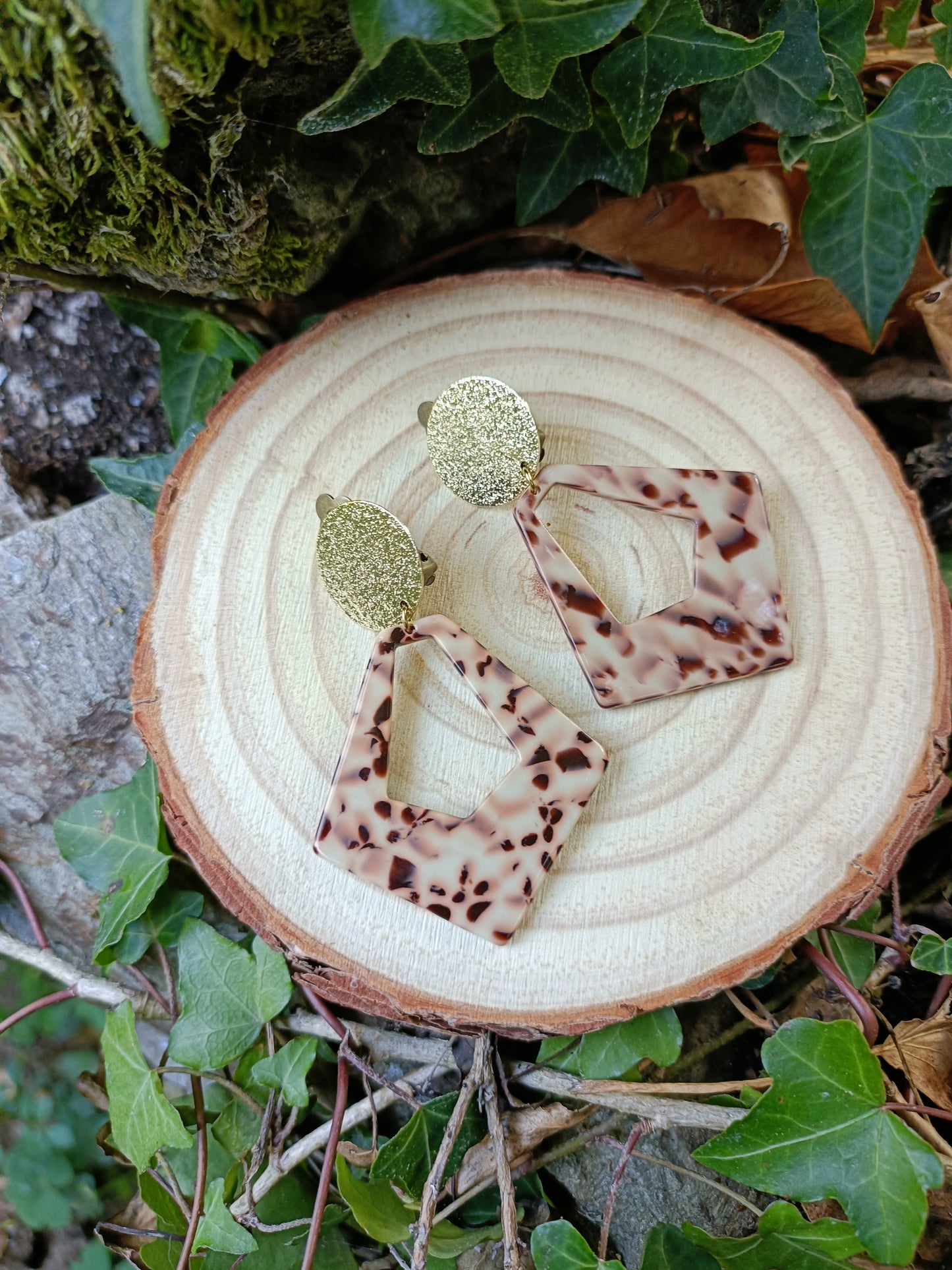 Maelle, les boucles d'oreilles léopard puces dorées or fin ou clips