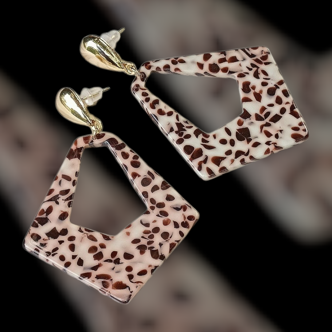 Maelle, les boucles d'oreilles léopard puces dorées or fin ou clips