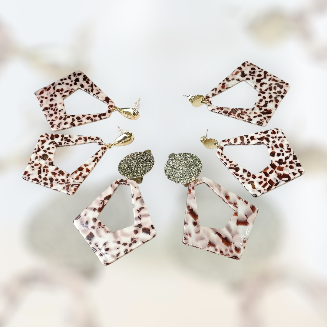 Maelle, les boucles d'oreilles léopard puces dorées or fin ou clips