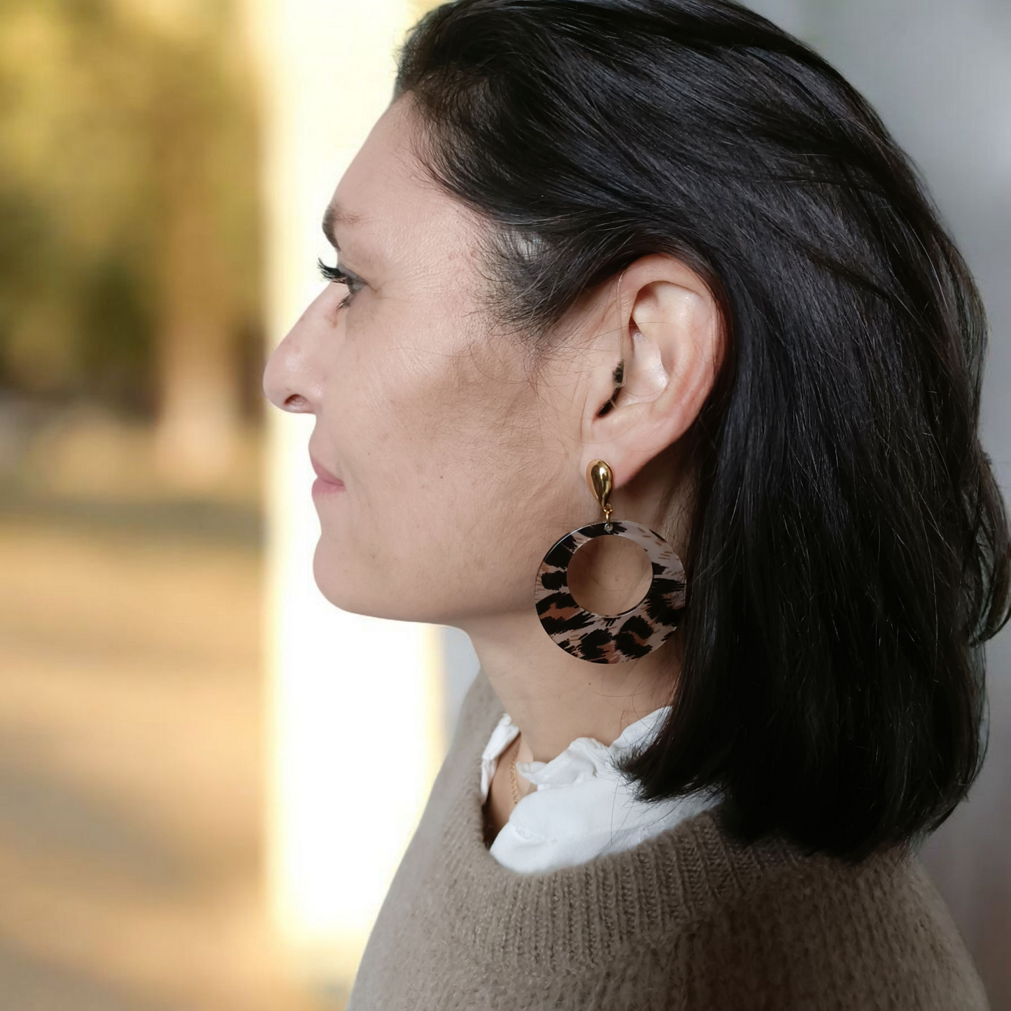 Marietta, les grandes boucles d'oreilles clips léopard style créoles