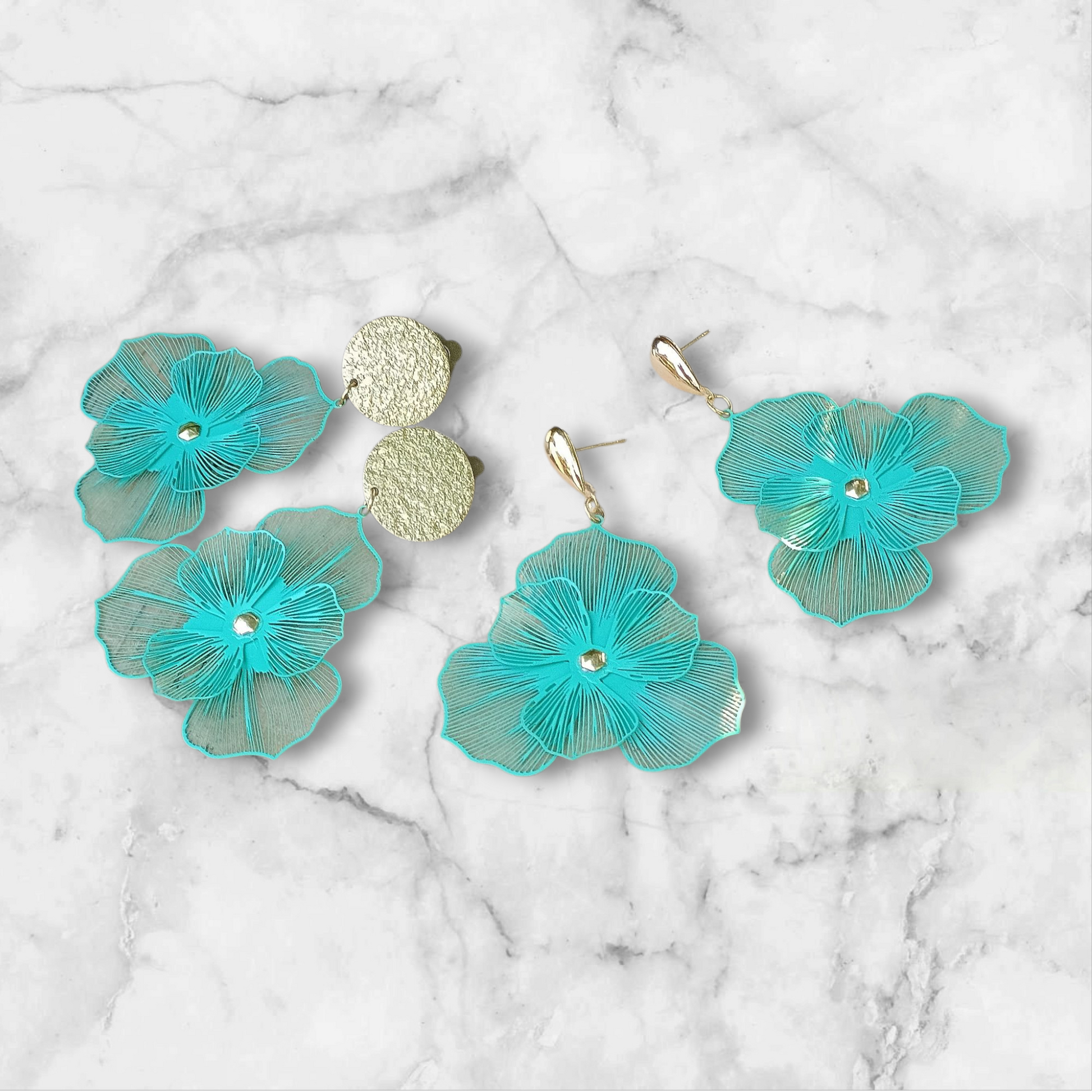 Orchidées, les grandes boucles d'oreilles fleurs vertes , avec puces dorées or fin ou clips dorés martelés en laiton de très bonne tenue