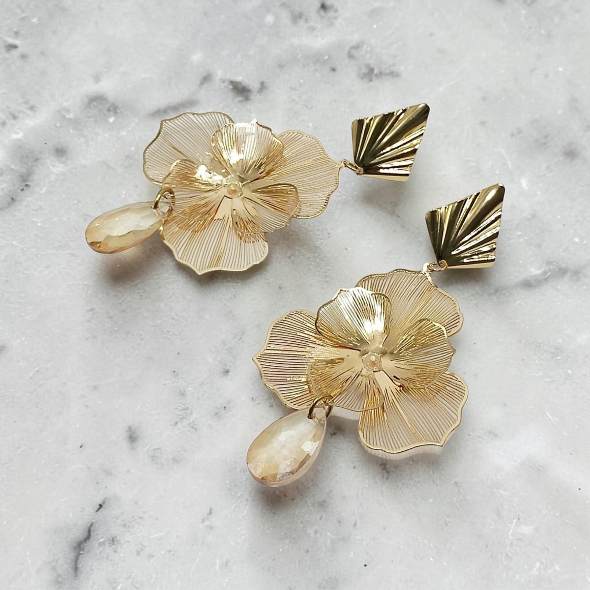 Orchidées, les grandes boucles d'oreilles puces dorées or fin