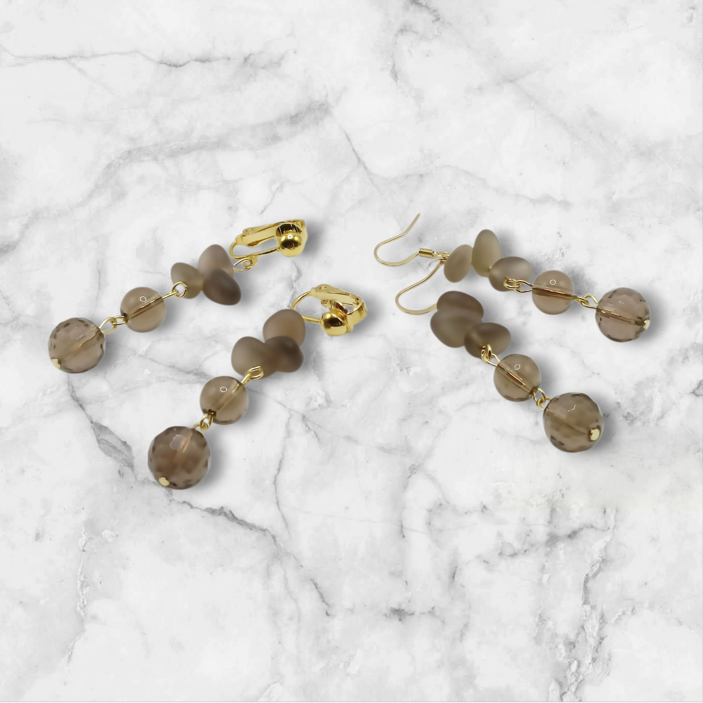 Roxane, les boucles d'oreilles pendantes en quartz fumé