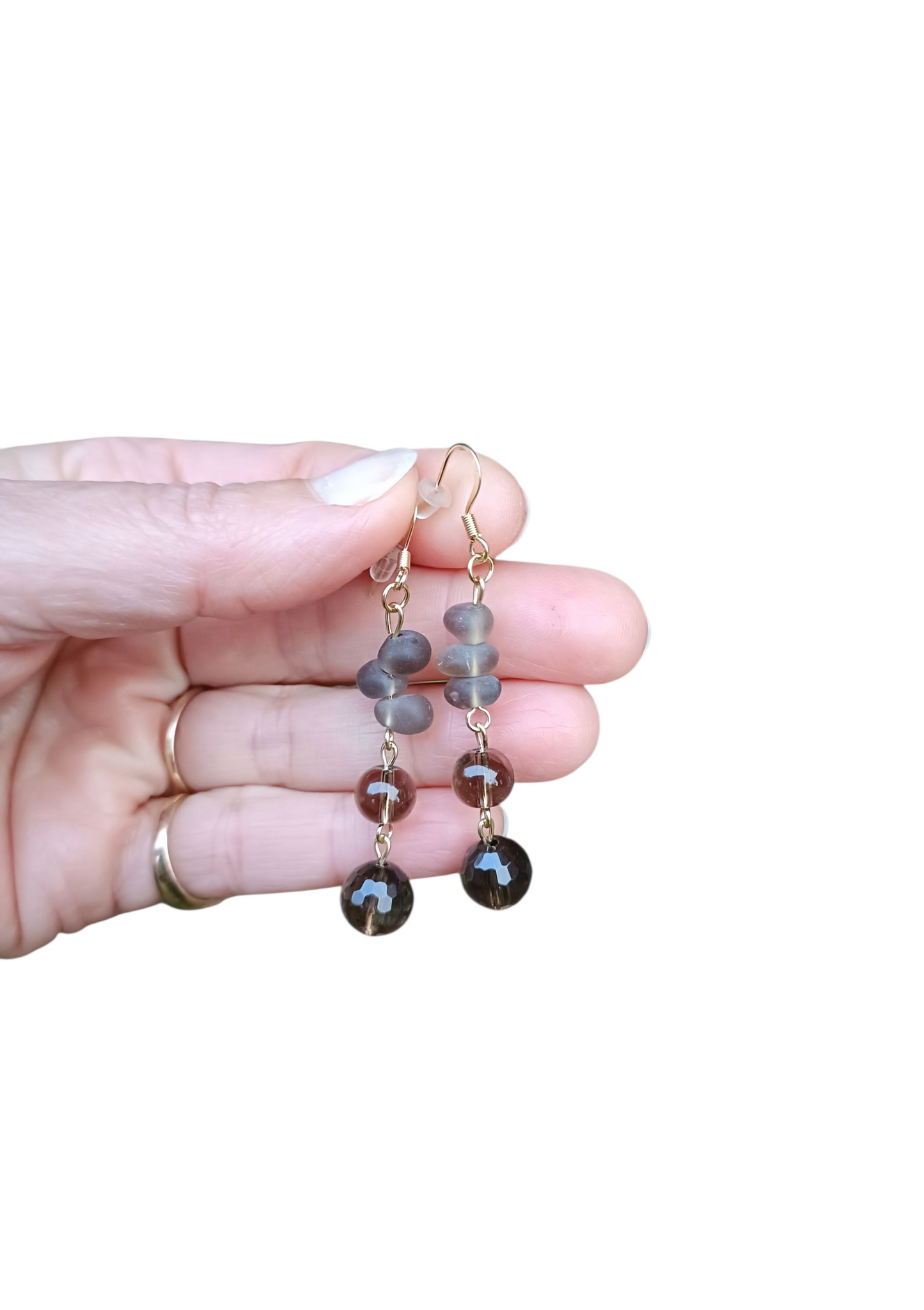 Roxane, les boucles d'oreilles pendantes en quartz fumé