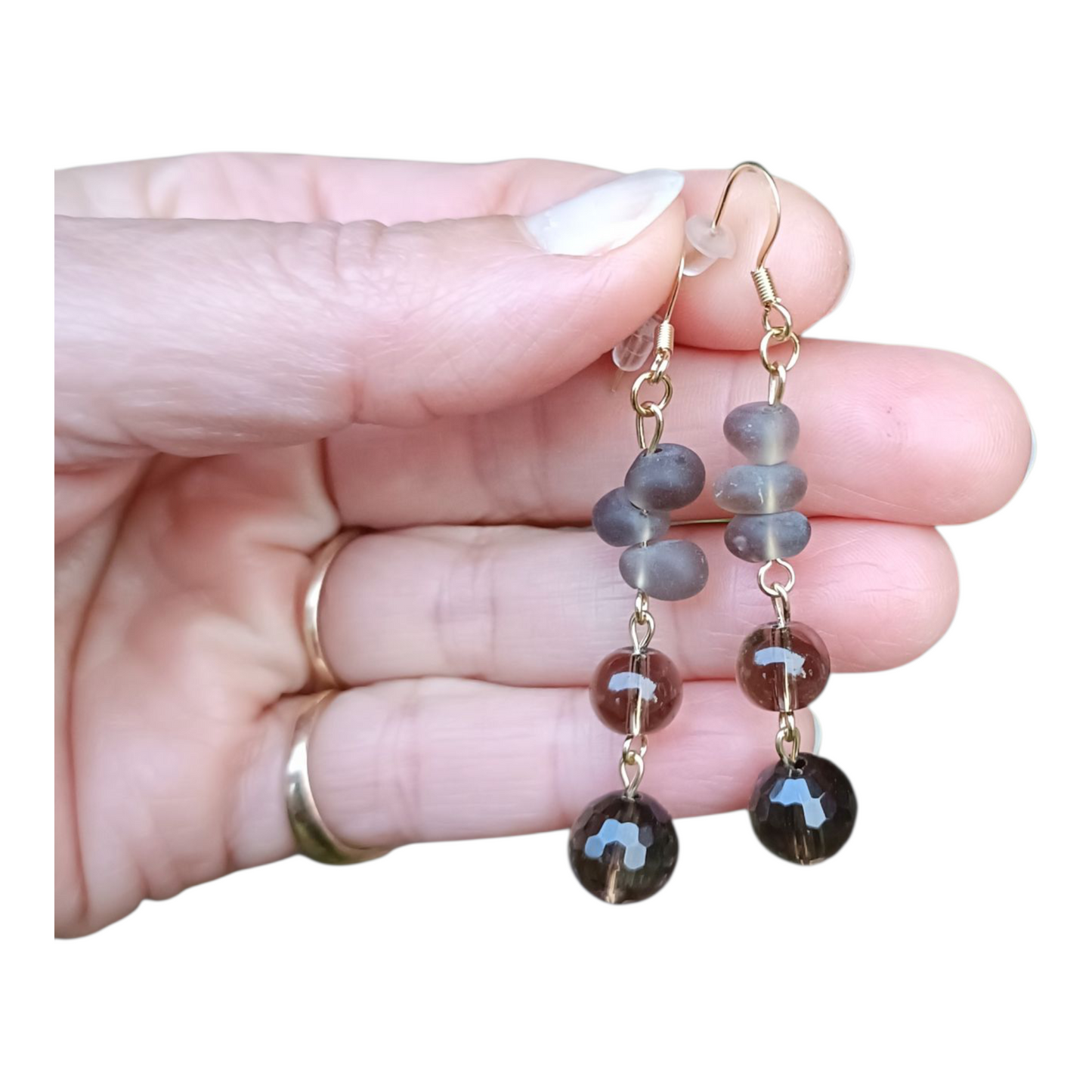 Roxane, les boucles d'oreilles pendantes en quartz fumé