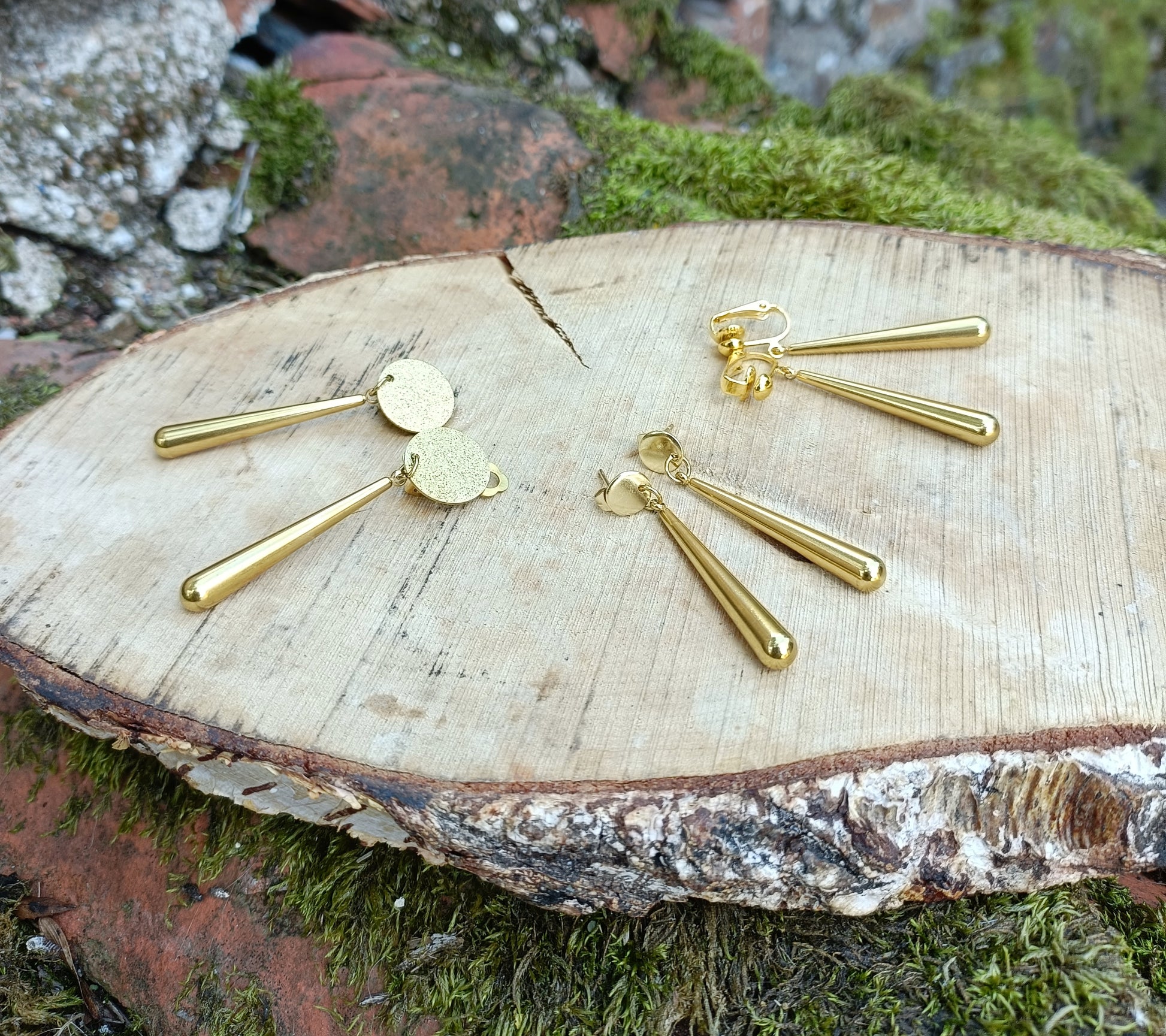 Sabine, les longues boucles d'oreilles gouttes dorées or fin, percées ou clips