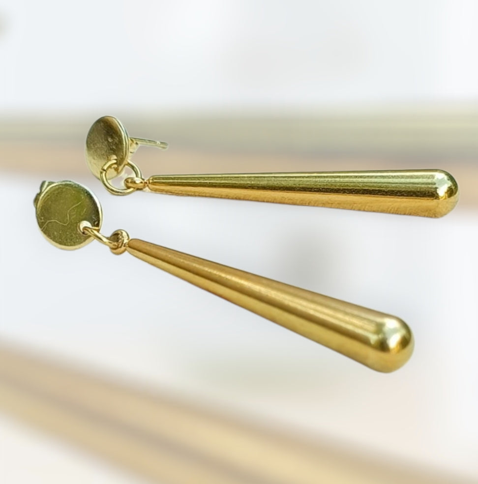 Sabine, les longues boucles d'oreilles gouttes dorées or fin